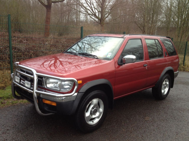 Nissan () Pathfinder II (R50):  