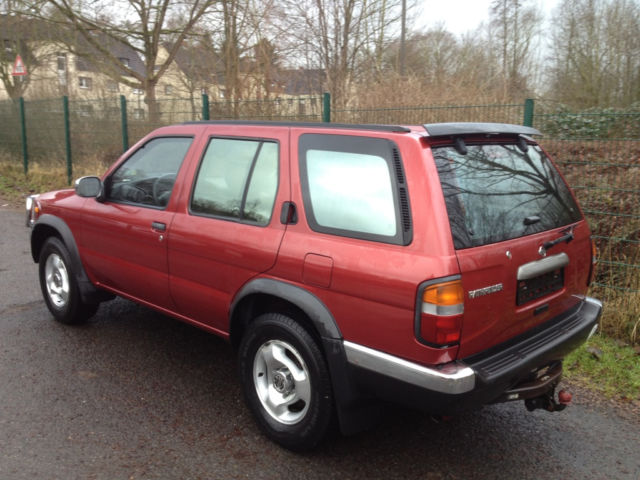 Nissan () Pathfinder II (R50):  