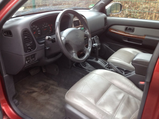 Nissan () Pathfinder II (R50):  