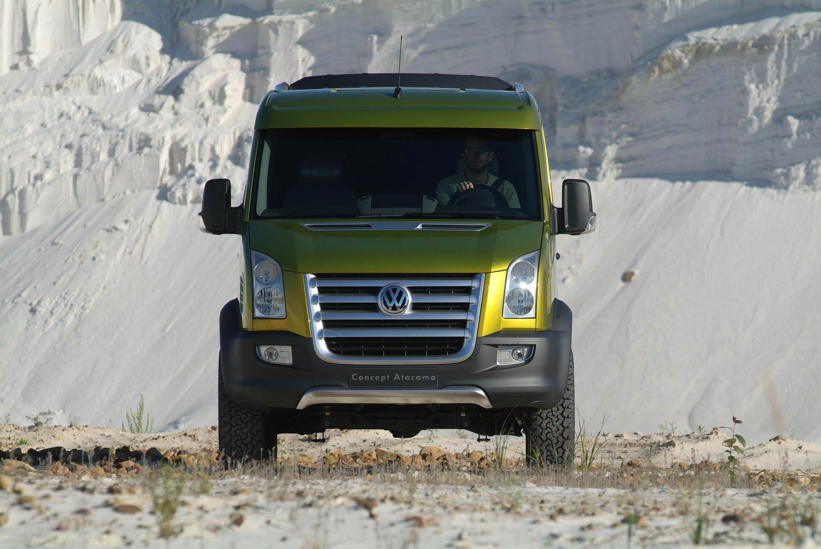 Volkswagen (VW) () Crafter Atacama   :  