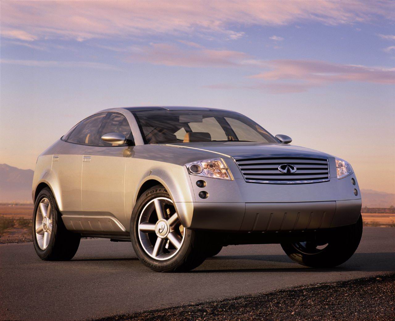 Infiniti () FX45 Concept:  