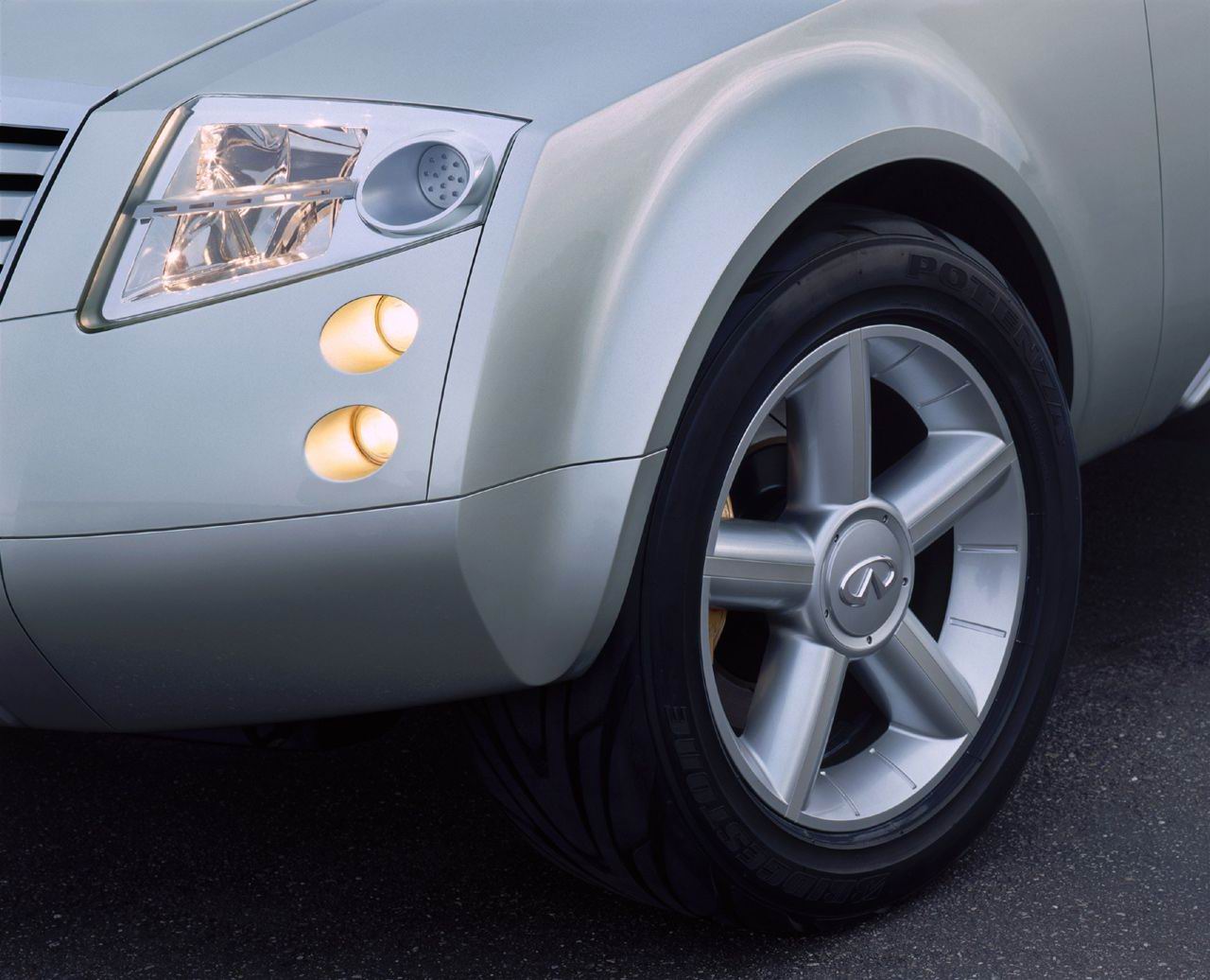 Infiniti () FX45 Concept:  
