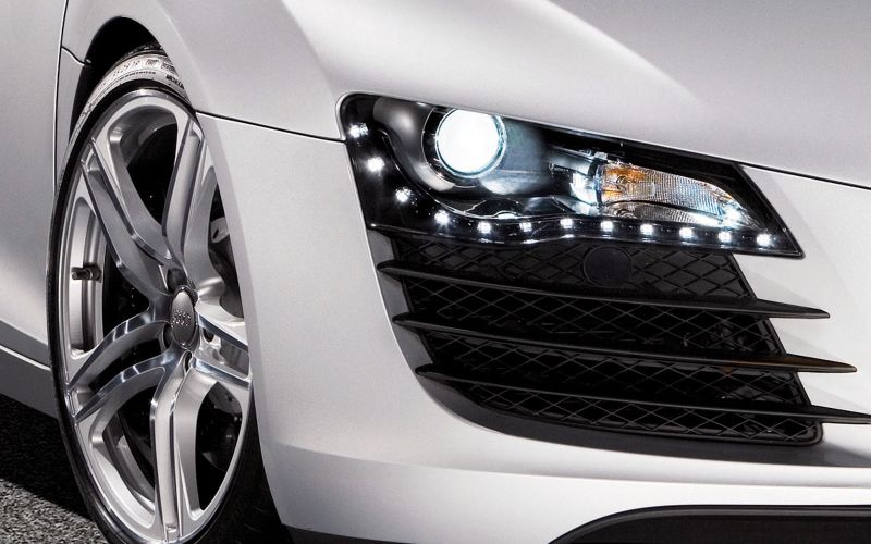 Audi () R8 I (422, 423):  