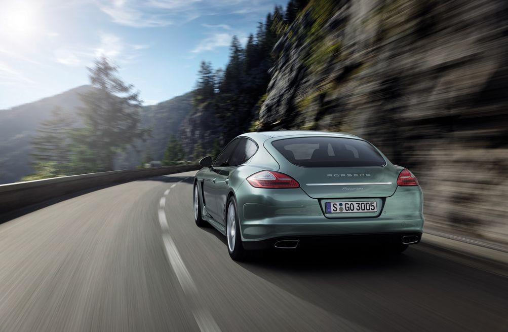 Porsche () Panamera:  