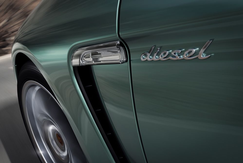 Porsche () Panamera:  