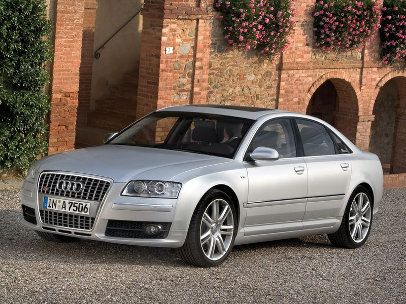 Audi () S8 (4E_):  