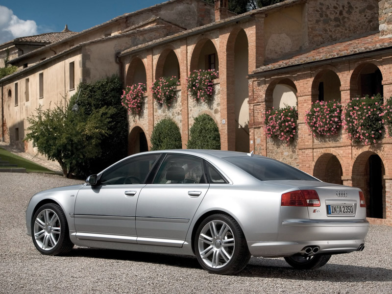 Audi () S8 (4E_):  