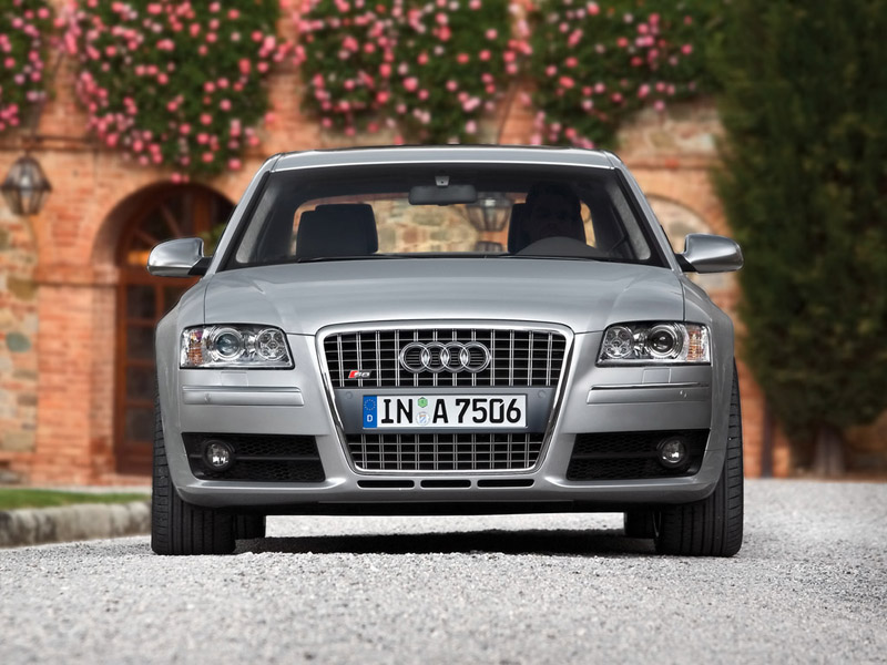 Audi () S8 (4E_):  