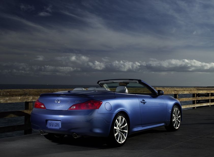 Infiniti () G37 Cabrio (HV36):  