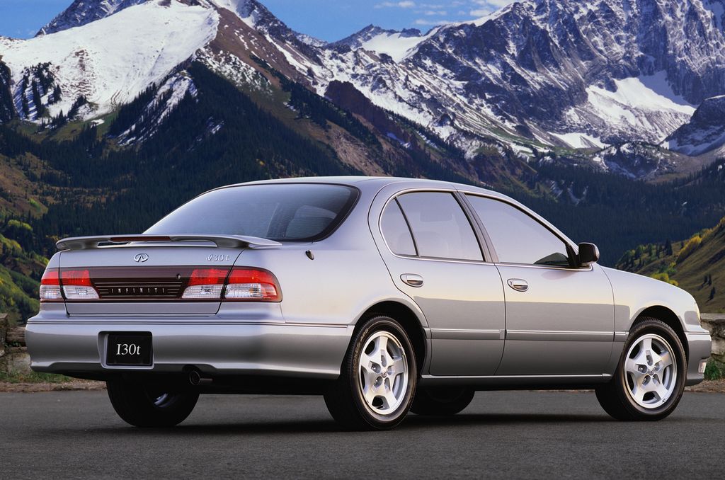 Infiniti () I30:  