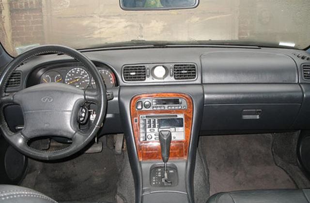 Infiniti () J30:  