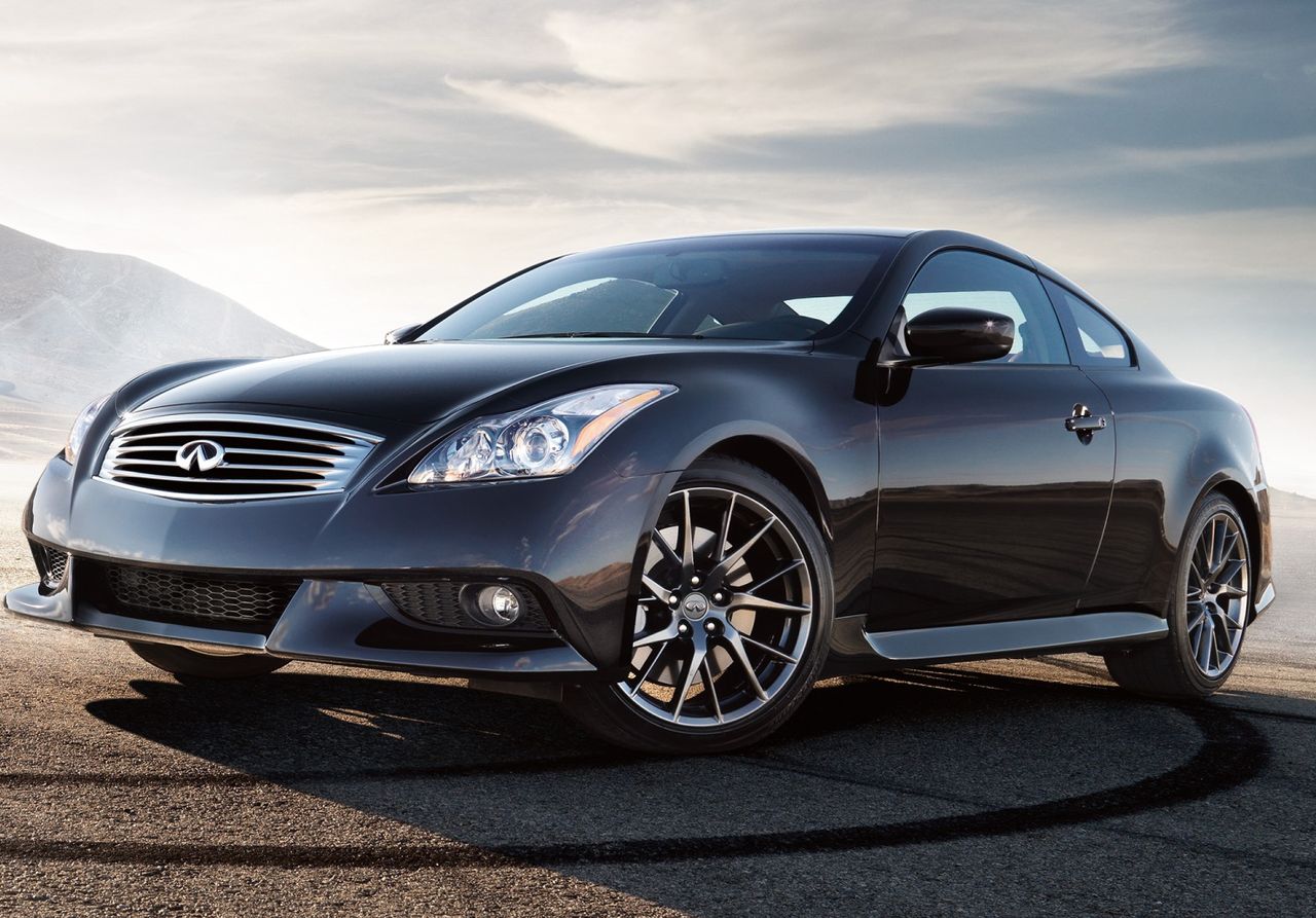 Infiniti () Q60 Coupe (CKV36):  