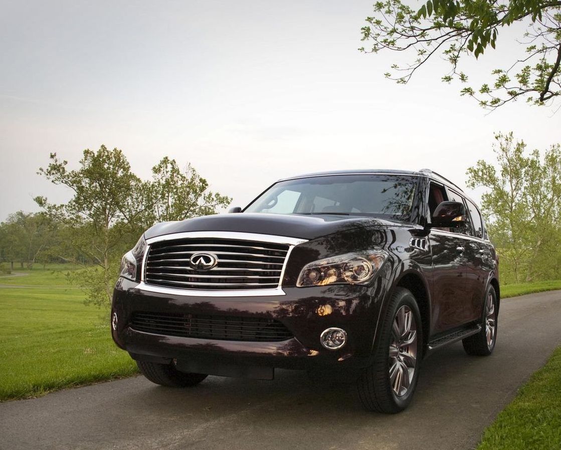 Infiniti () QX56 II (Z62):  