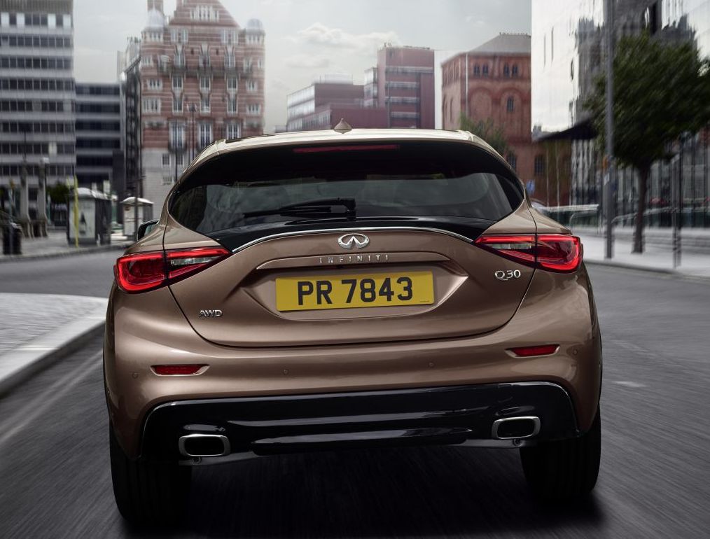 Infiniti () Q30:  