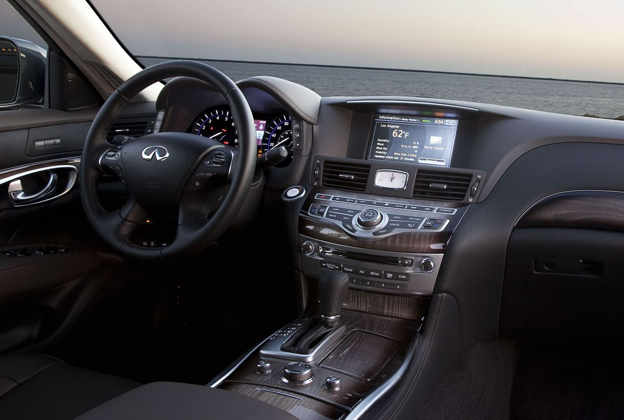 Infiniti () M56 (Y51):  