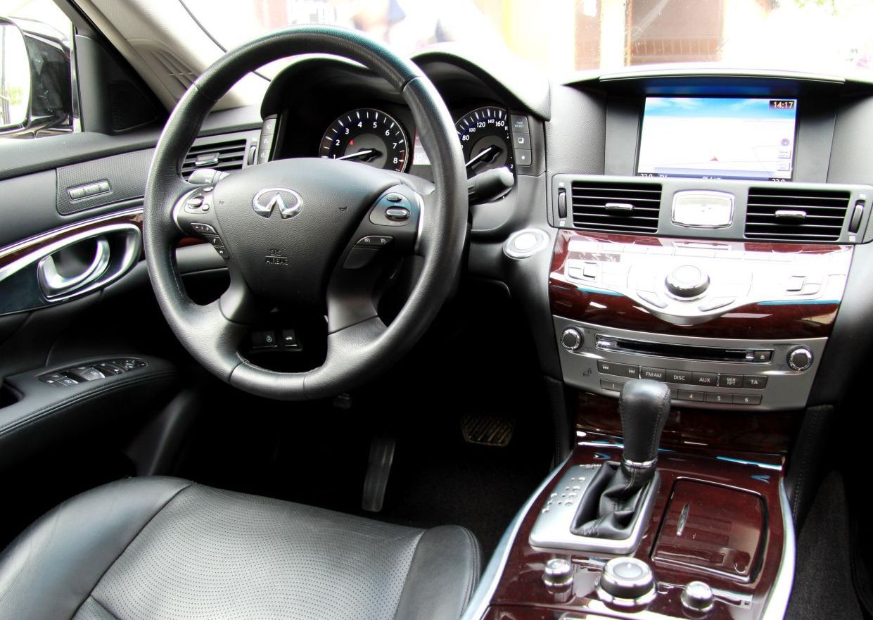 Infiniti () M25 (Y51):  