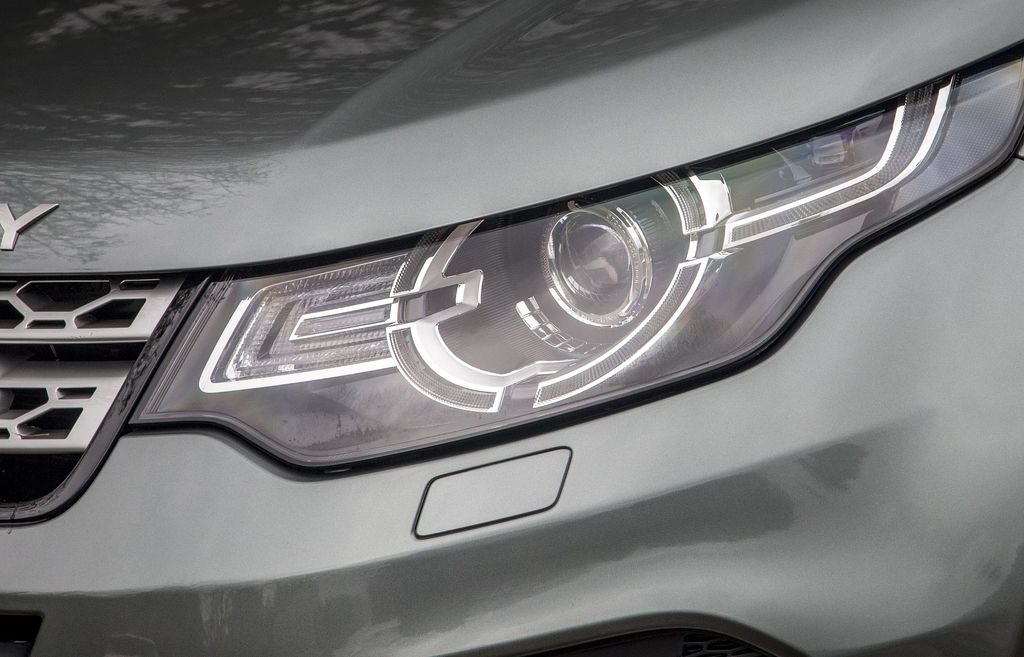 Land Rover ( ) Discovery Sport:  