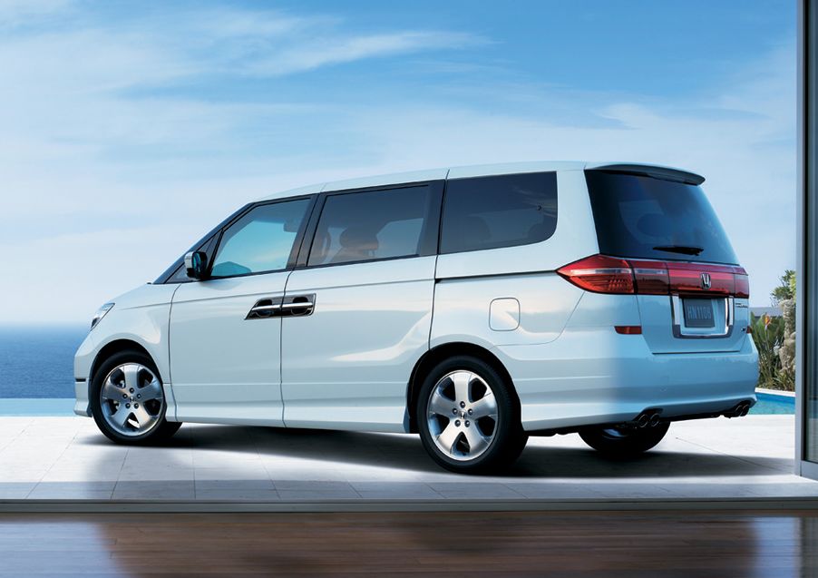 Honda () Elysion I (RR_):  