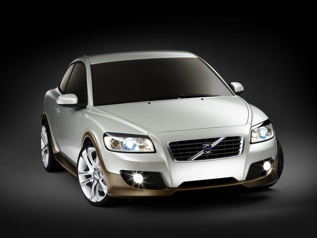 Volvo () C30:  