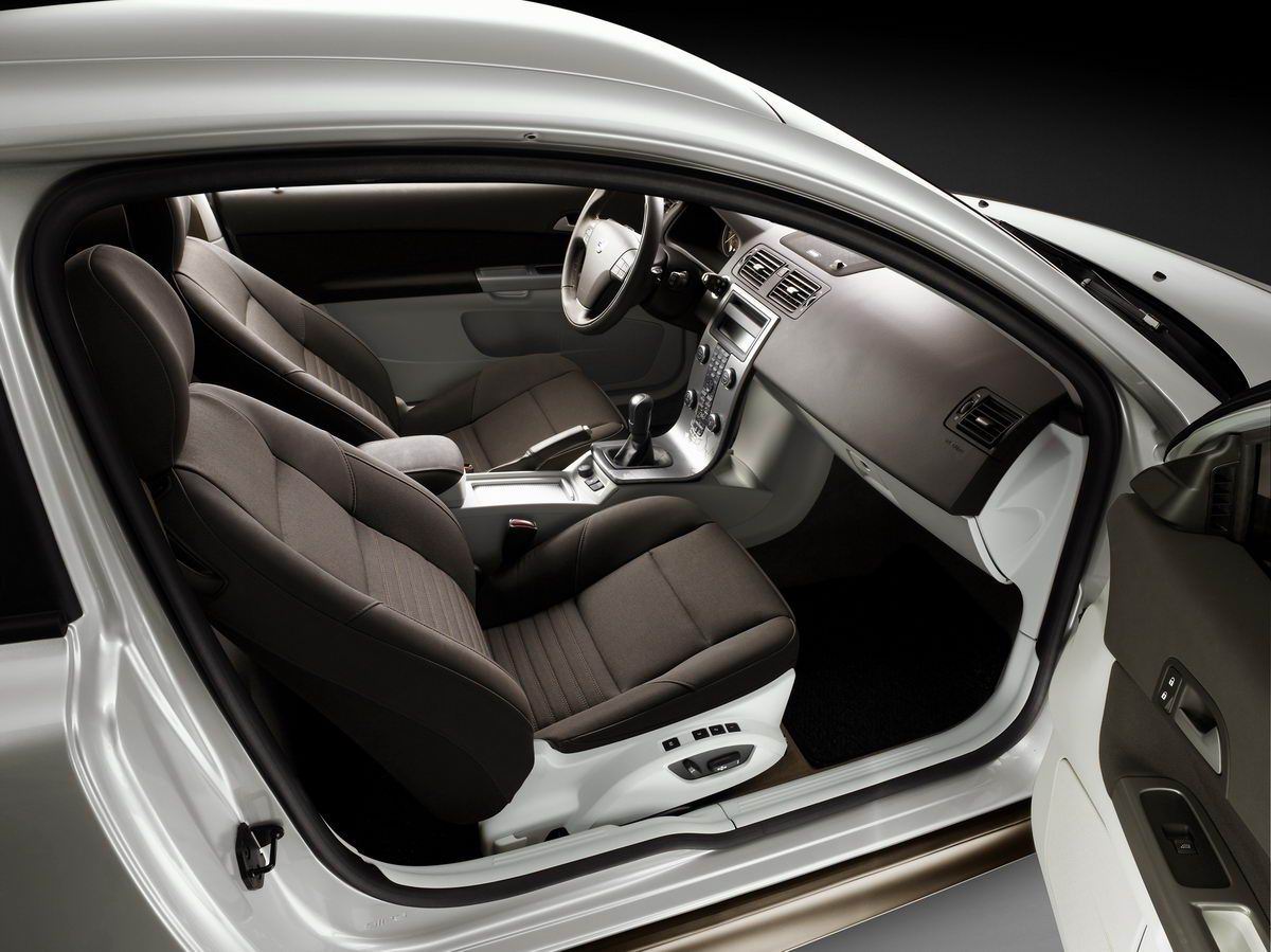 Volvo () C30:  