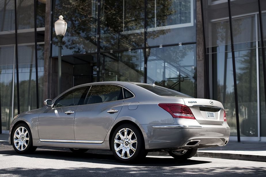 Hyundai () Equus II (VI):  
