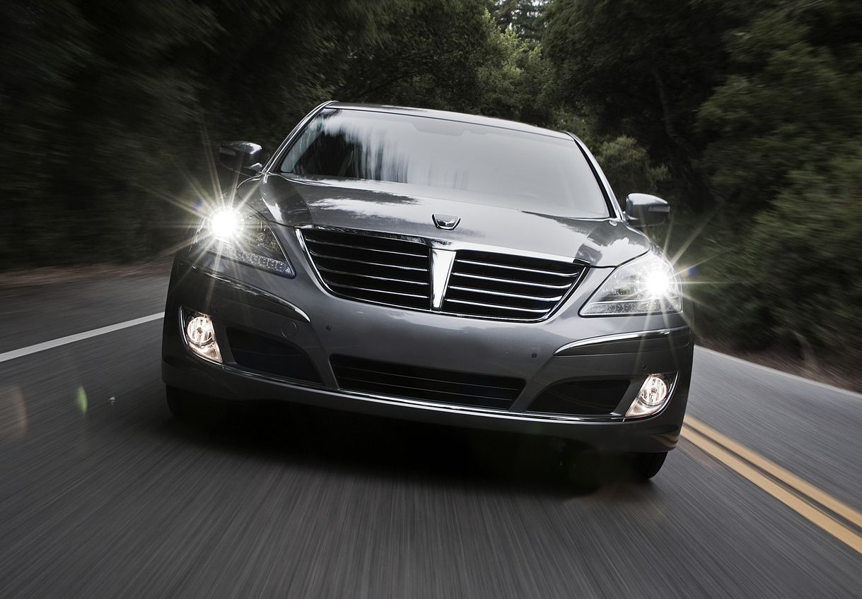 Hyundai () Equus II (VI):  