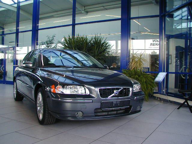 Volvo () S60:  