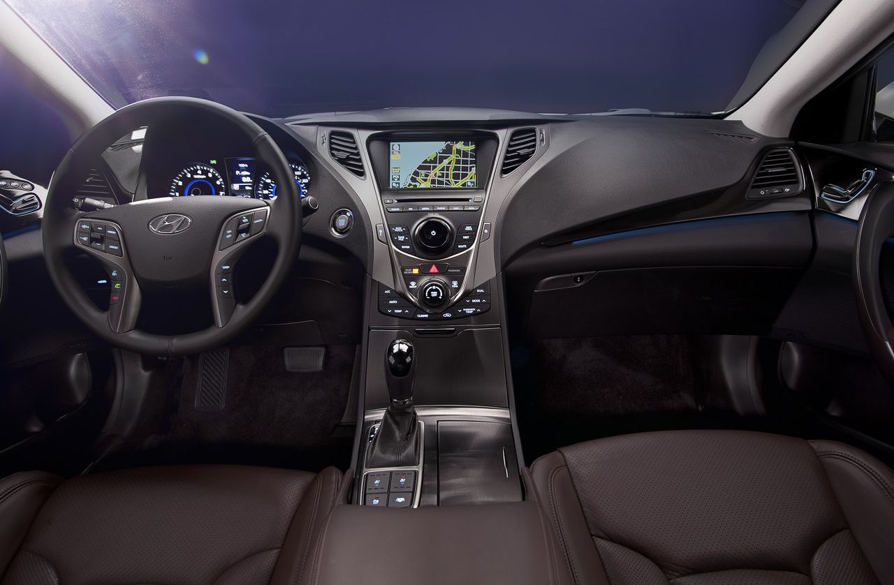Hyundai () Grandeur V (HG):  