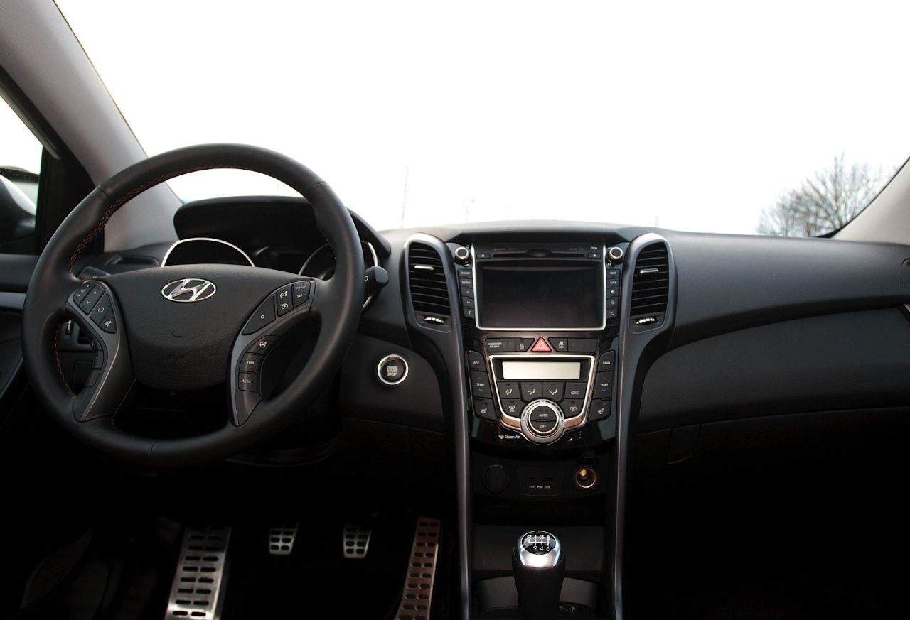 Hyundai () i30 II (GD):  