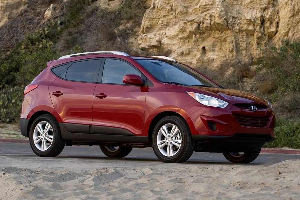 Hyundai () Tucson II (LM):  