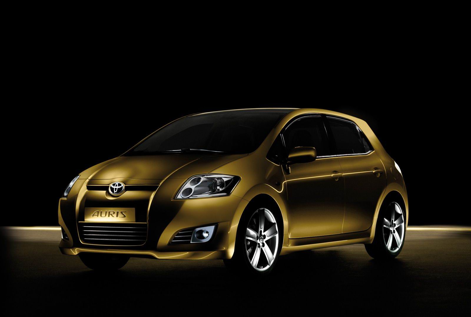 Toyota () Auris Concept:  