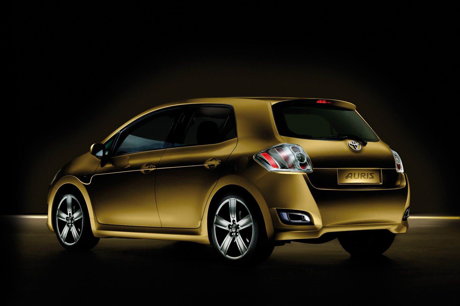 Toyota () Auris Concept:  