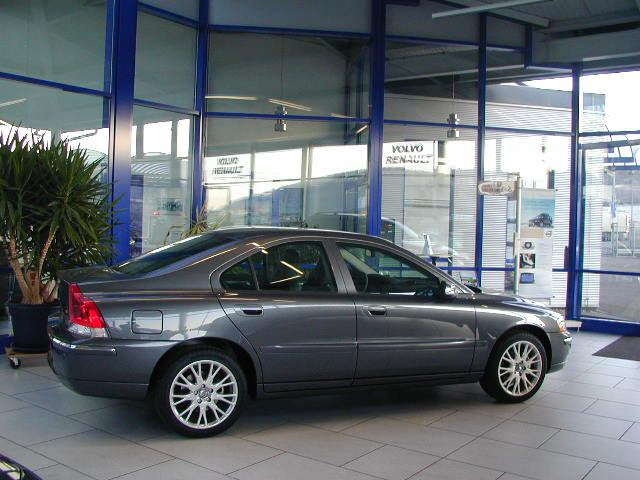 Volvo () S60:  