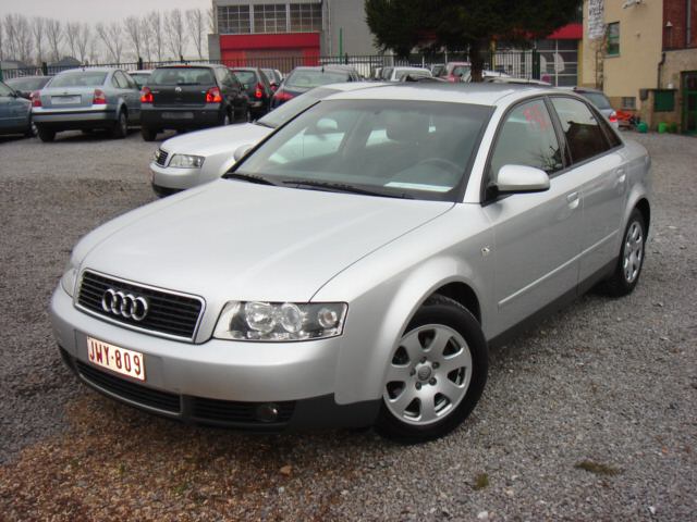 Audi () A4 II (8E2, B6), S4:  