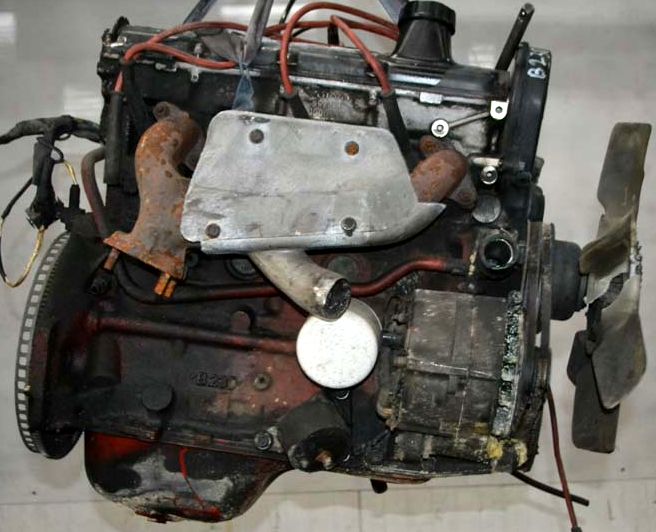 Volvo () B230F:  