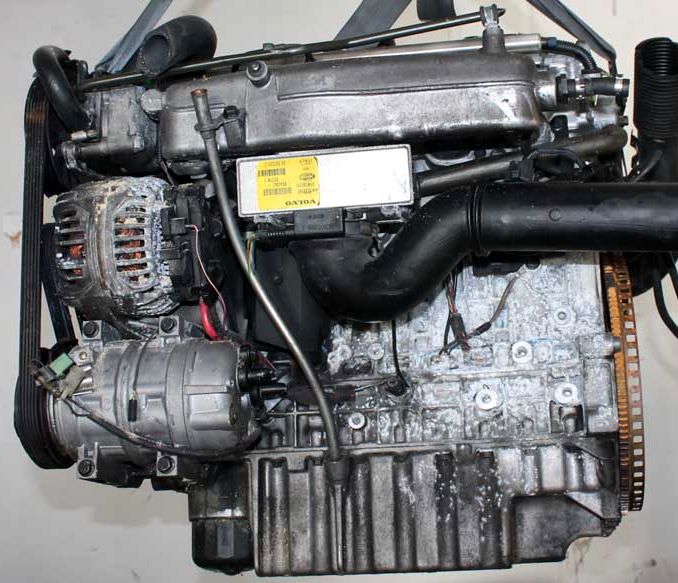 Volvo () B5244T2:  