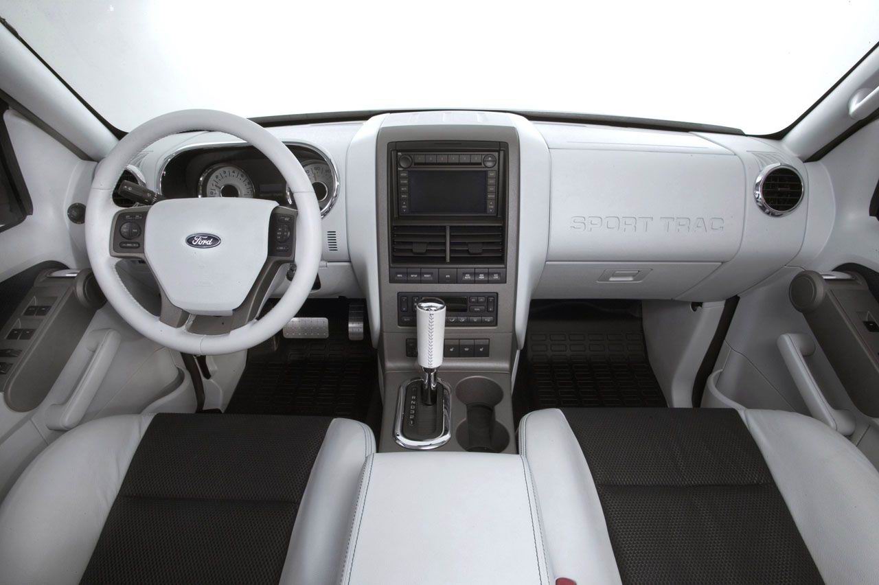 Ford () Explorer SportTrac:  