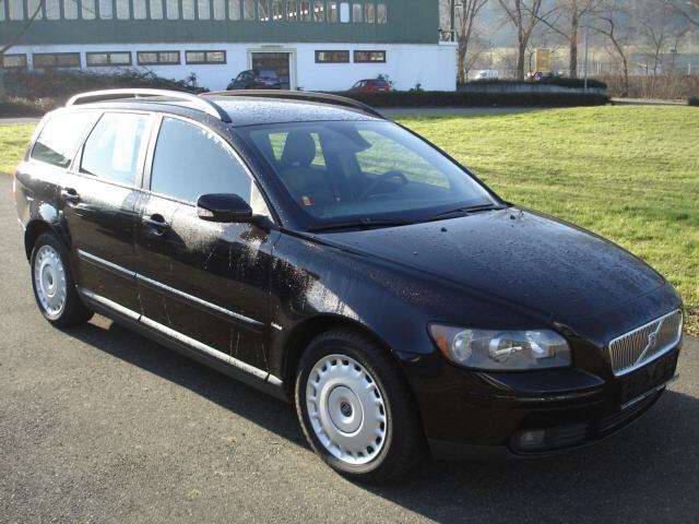 Volvo () V50 (MW):  