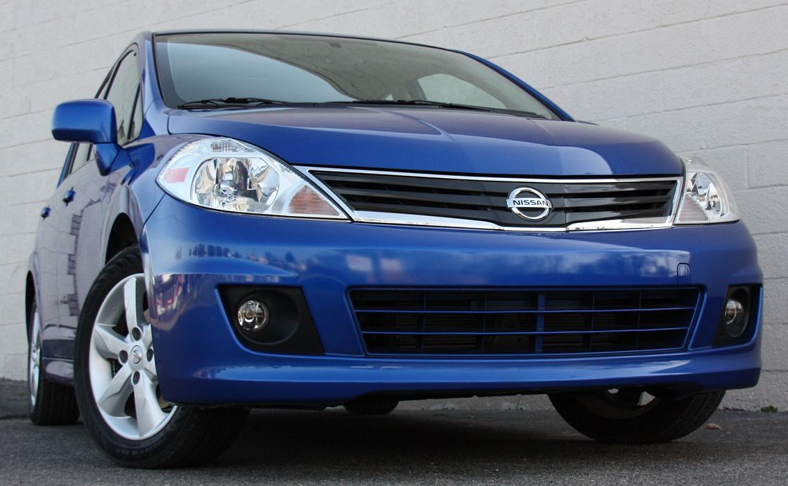 Nissan () Versa (C11):  