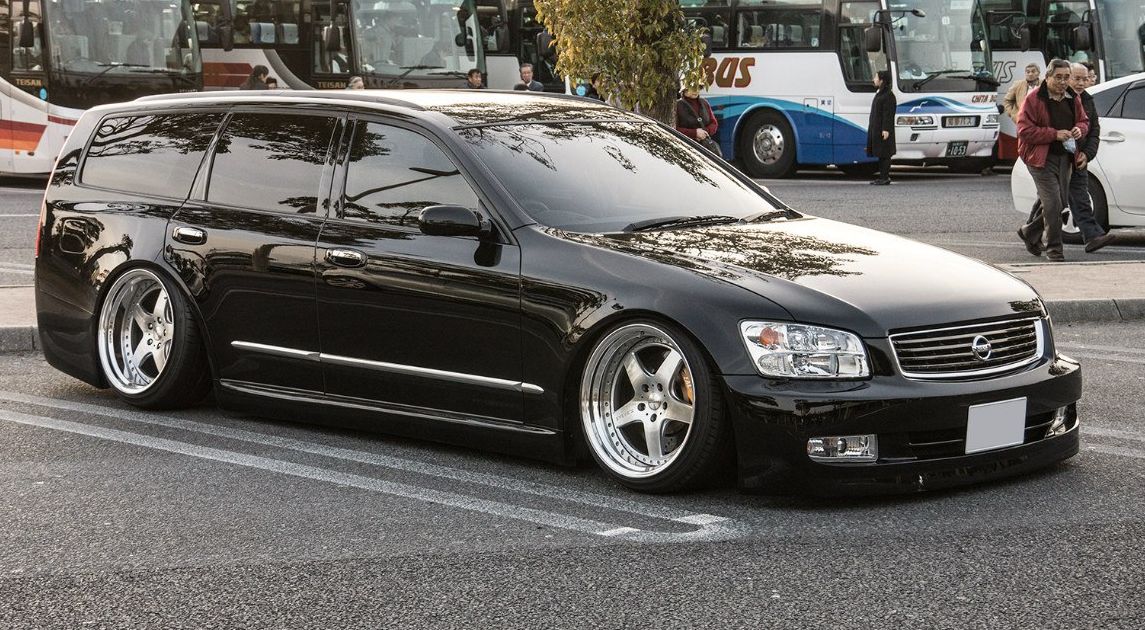 Nissan () Stagea II (M35):  