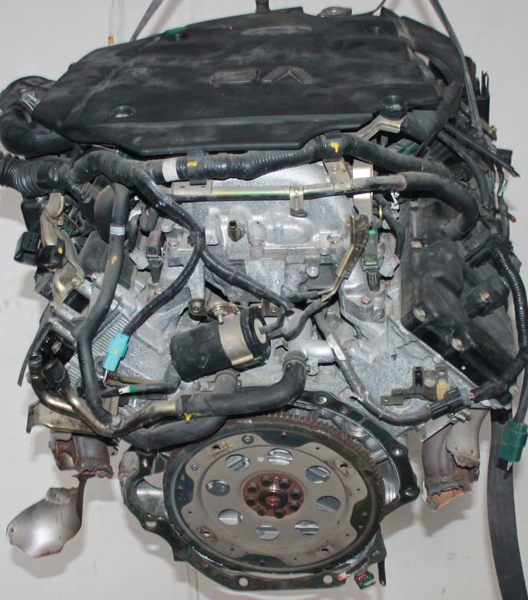 Infiniti () VK45DE:  