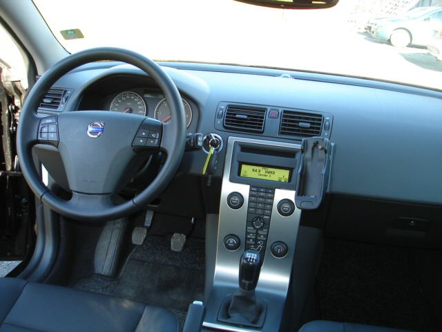 Volvo () V50 (MW):  