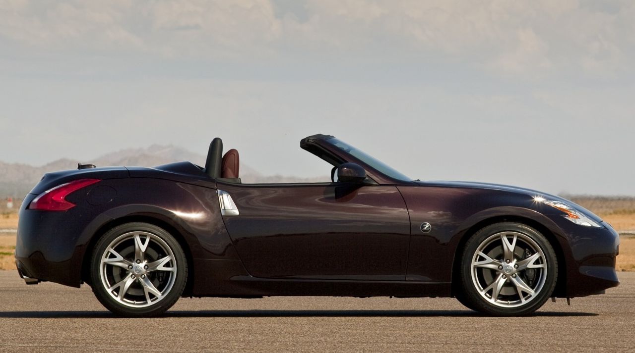 Nissan () 370 Z Roadster (Z34):  
