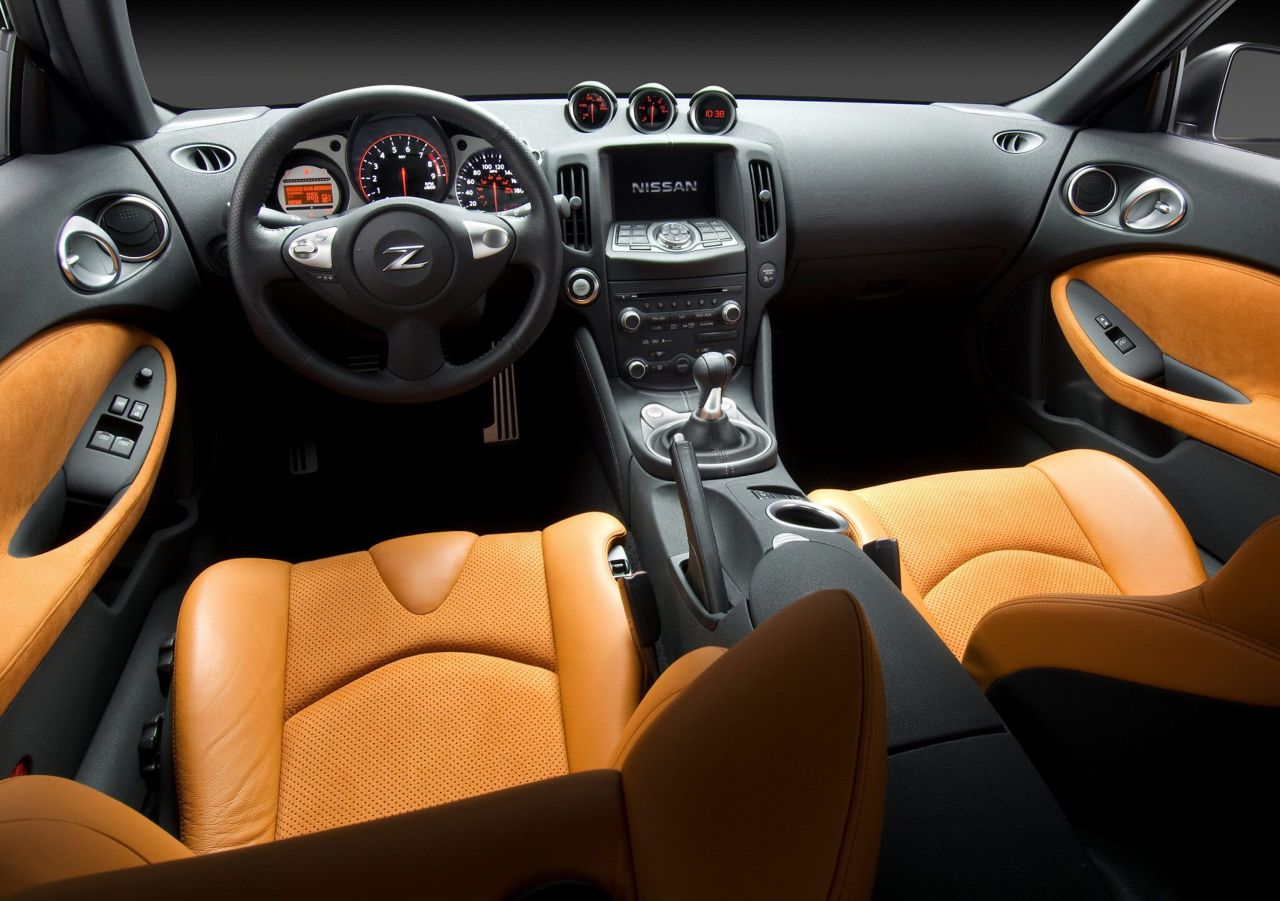 Nissan () 370 Z Coupe (Z34):  