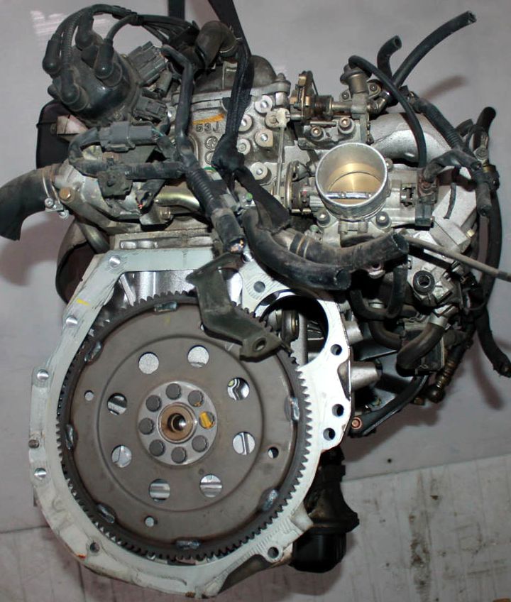 Nissan () SR20DE (U12, U13):  