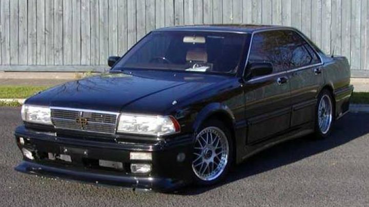 Nissan () Cedric (Gloria) Y31:  