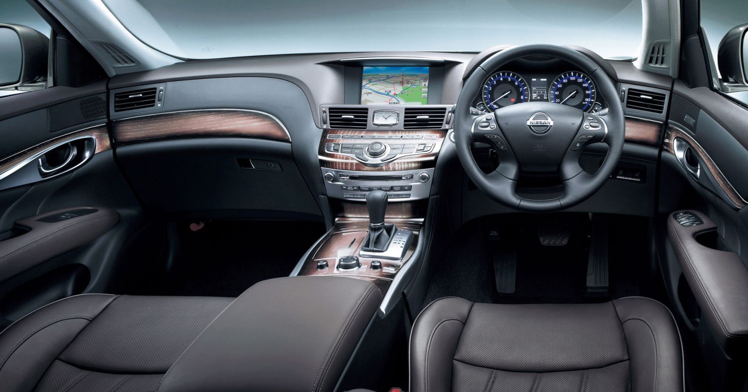 Nissan () Fuga II (Y51):  