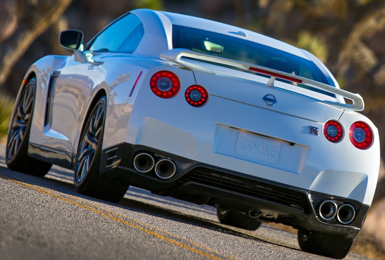 Nissan () GT-R (R35):  