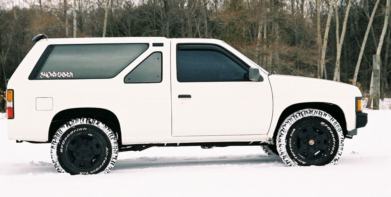 Nissan () Pathfinder:  
