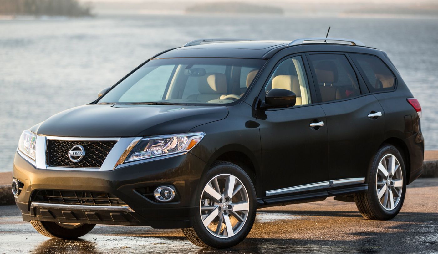 Nissan () Pathfinder IV (R52):  